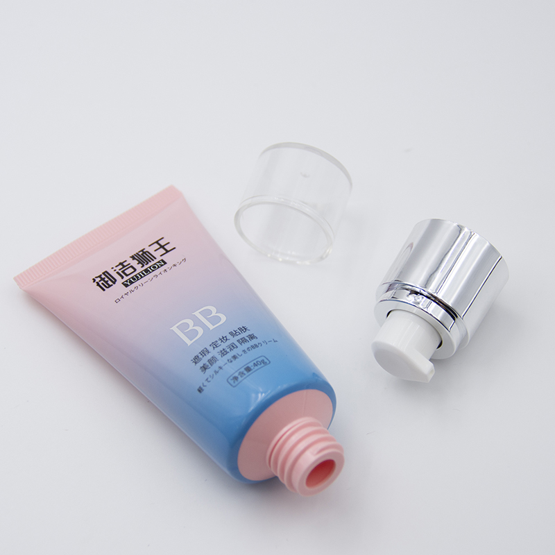 Tube mit Sonnenschutzlotion