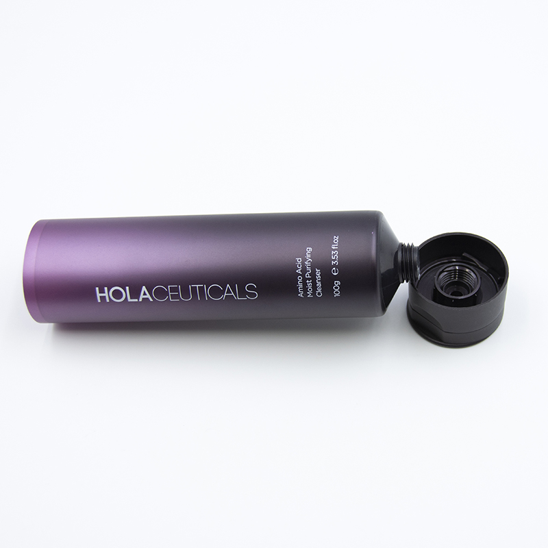 tubo de brillo de labios cosmético