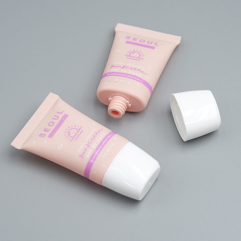 tubo cosmético con bomba