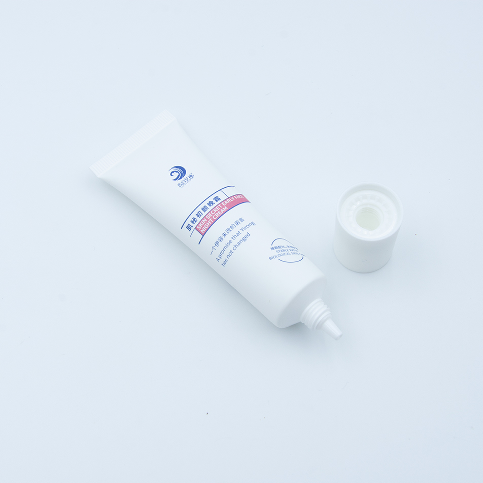 Mio Skincare Boob Tube + Multi-Action-Creme