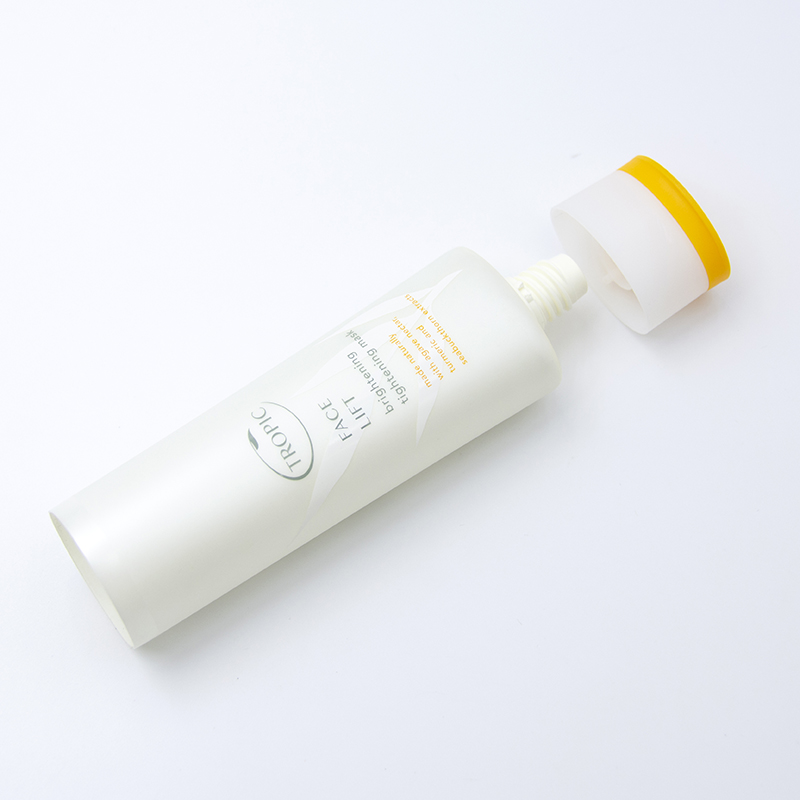 crema de manos en tubo
