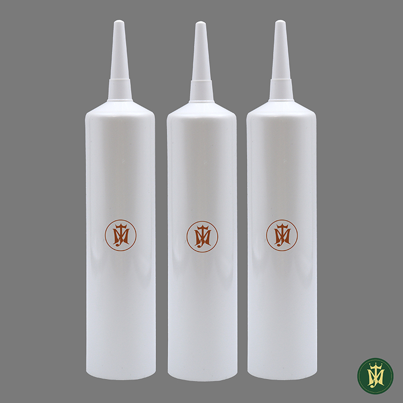 leere Concealer-Tube