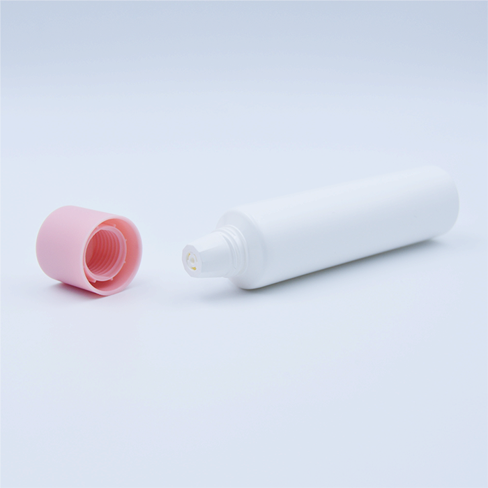 maqueta de tubo para el cuidado de la piel