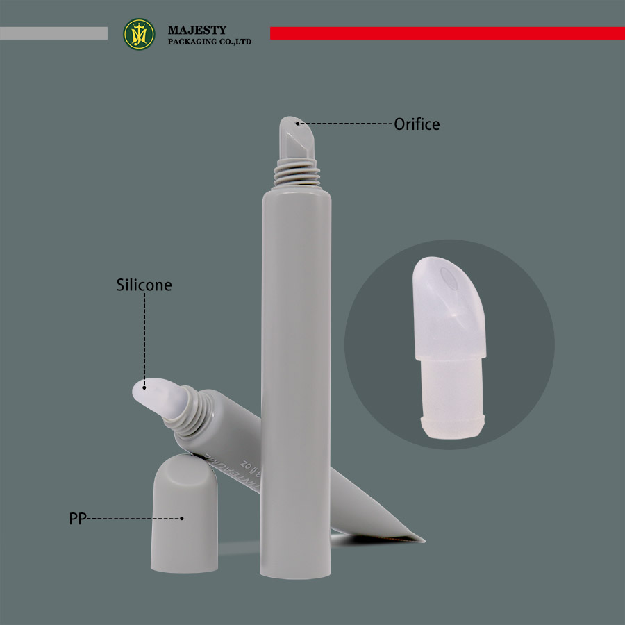 tubo de brillo de labios vacío