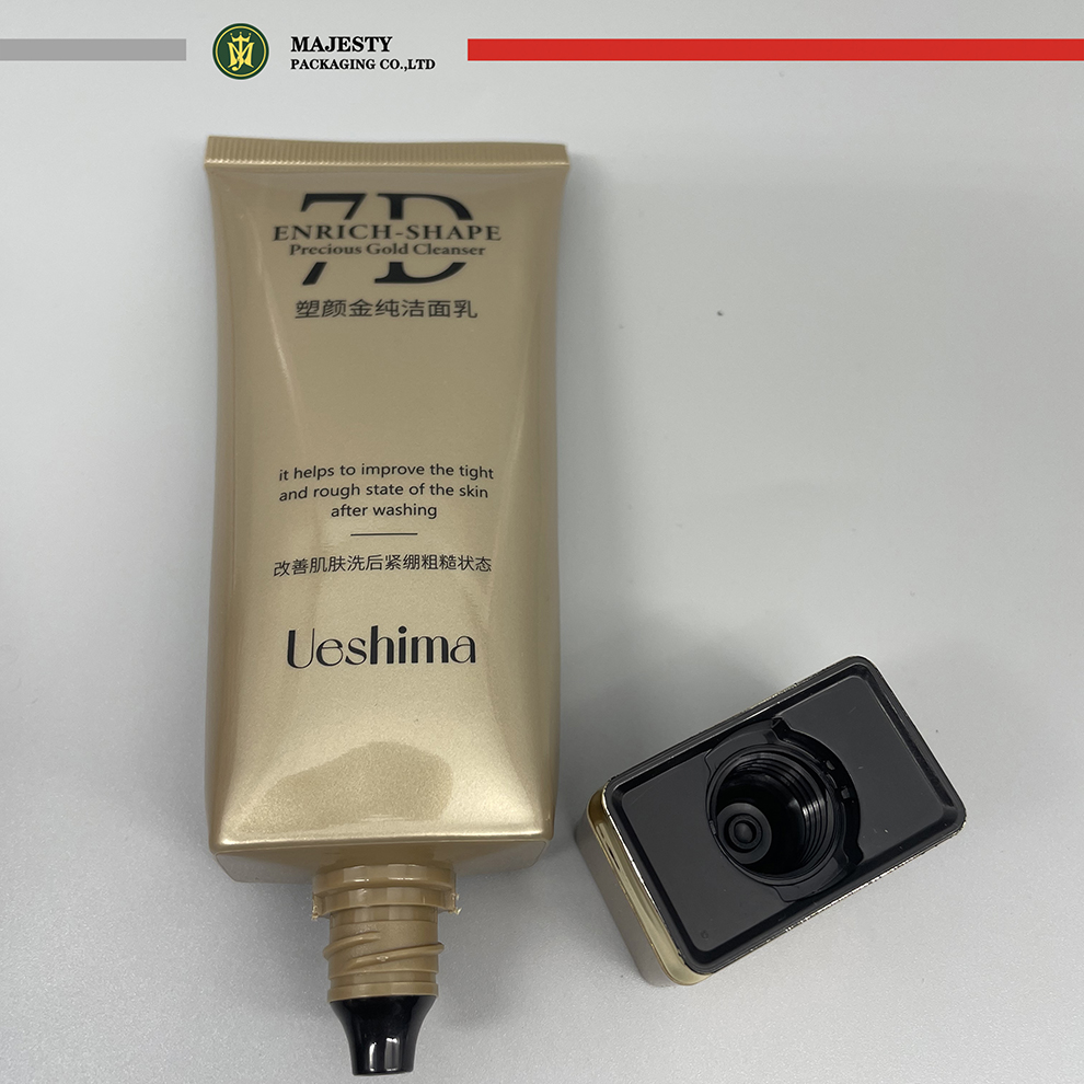 Leere Lotiontuben