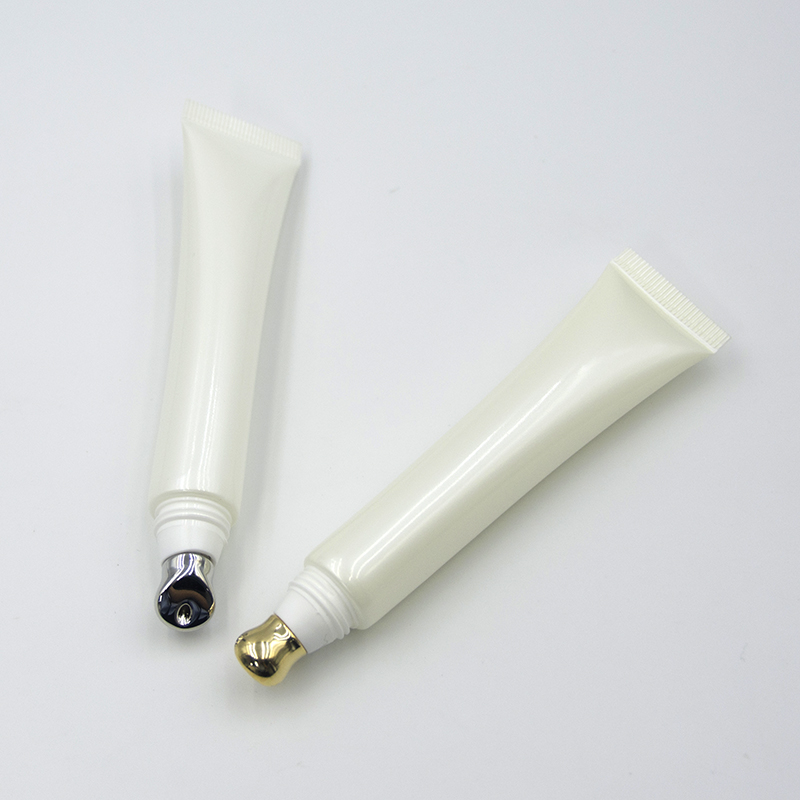 leere Tube für Sahne